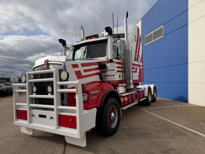 2009 Kenworth T600 Series T658