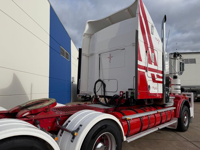 2009 Kenworth T600 Series T658
