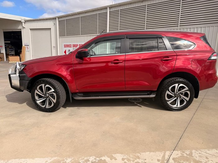 2022 Isuzu MU-X LS-T
