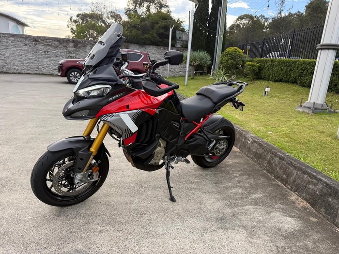 2025 Ducati Multistrada V4 Pikes Peak