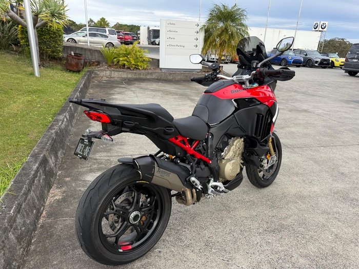 2025 Ducati Multistrada V4 Pikes Peak