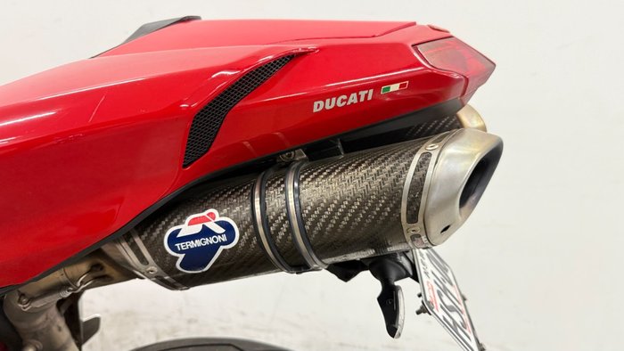 2010 DUCATI 848 Red
