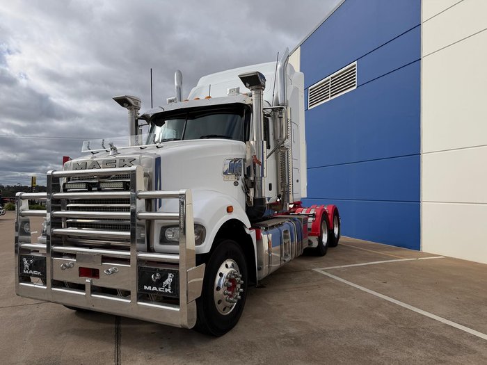 2017 Mack Trident