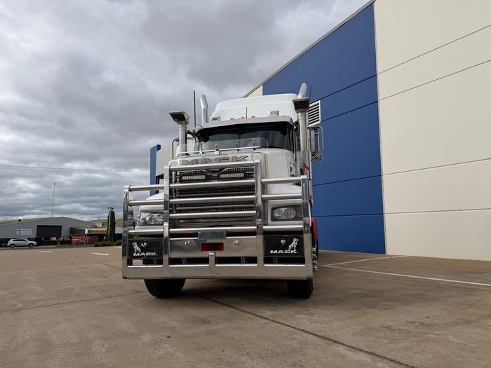 2017 Mack Trident