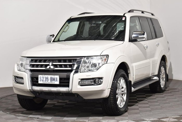 2019 Mitsubishi Pajero GLS