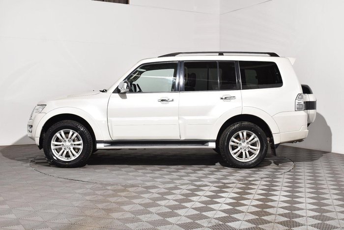 2019 Mitsubishi Pajero GLS
