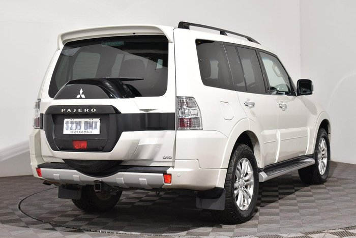 2019 Mitsubishi Pajero GLS
