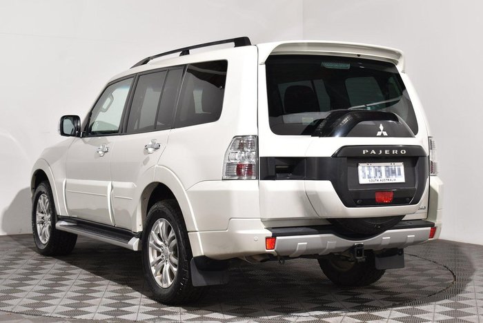 2019 Mitsubishi Pajero GLS