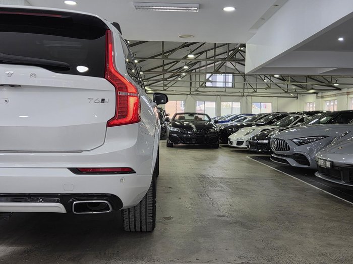 2021 Volvo XC90 T6 R-Design