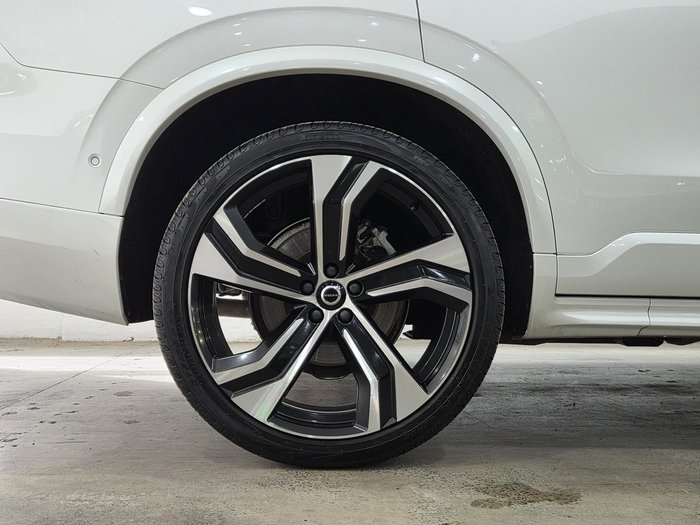2021 Volvo XC90 T6 R-Design