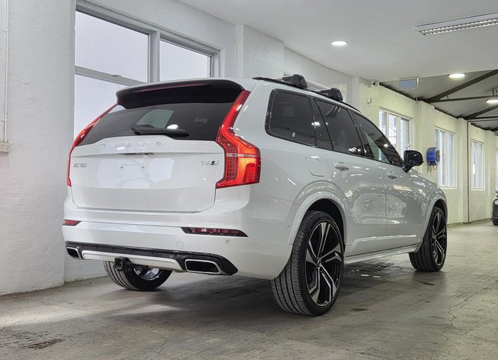 2021 Volvo XC90 T6 R-Design