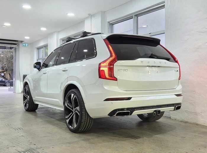 2021 Volvo XC90 T6 R-Design