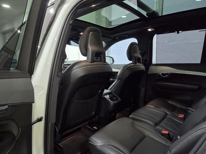 2021 Volvo XC90 T6 R-Design