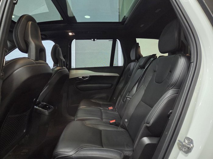2021 Volvo XC90 T6 R-Design