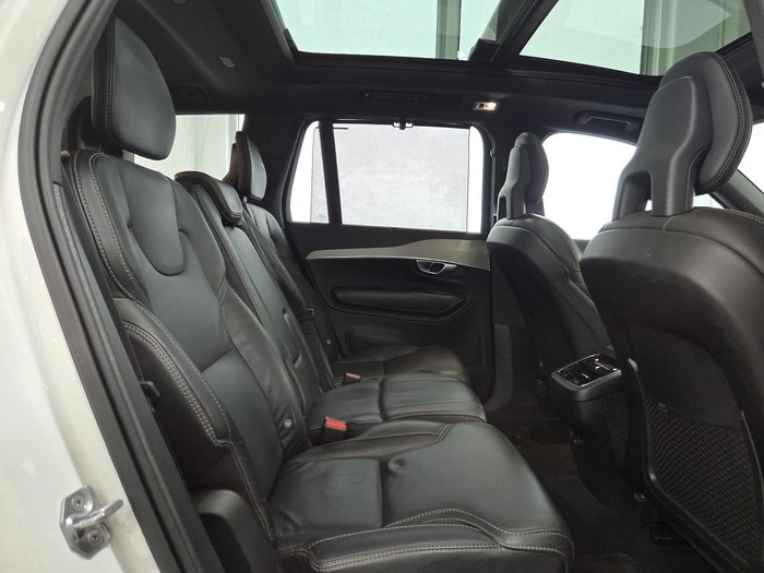 2021 Volvo XC90 T6 R-Design