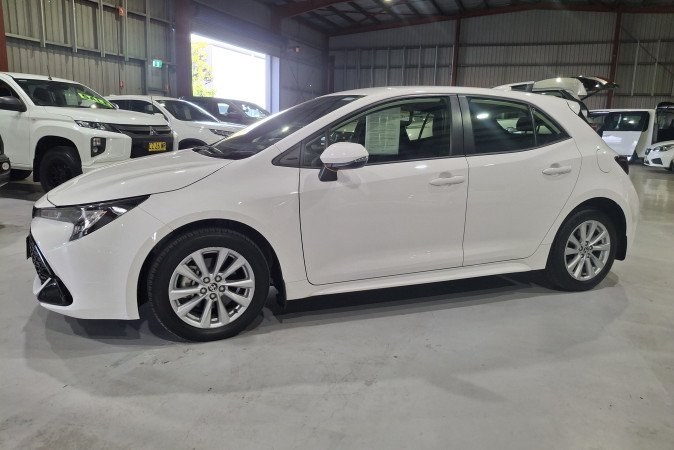 2024 TOYOTA COROLLA