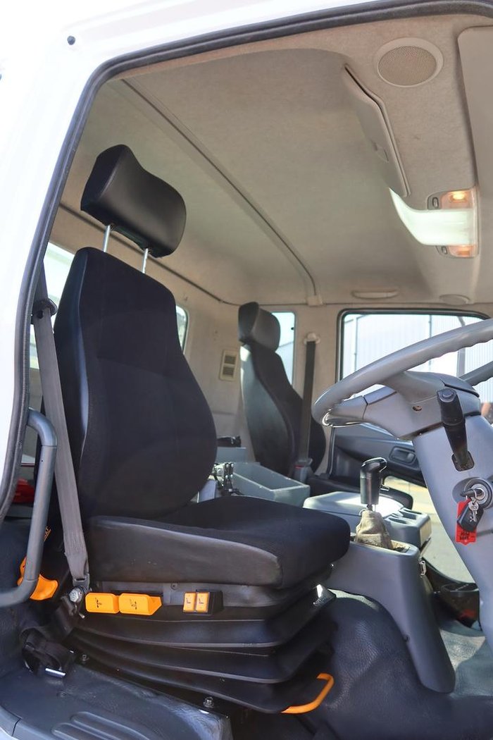 2009 Mitsubishi Fighter FM65FS 10.0