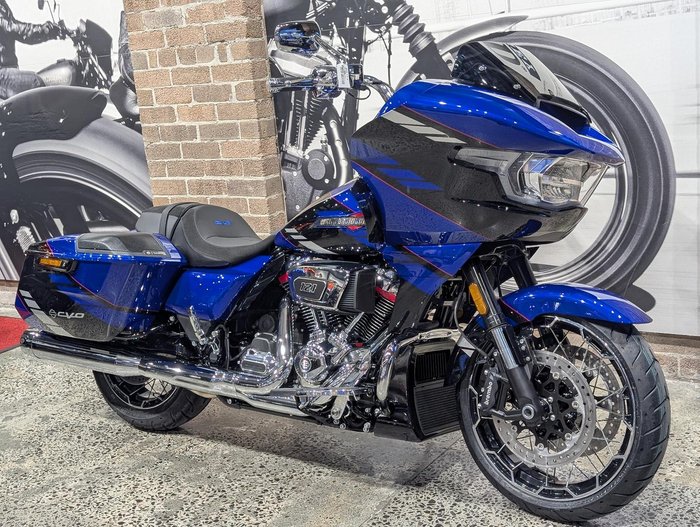2025 Harley-Davidson CVO Road Glide 121 (FLTRXSE)