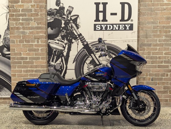 Harley-Davidson CVO Road Glide 121 (FLTRXSE) Touring