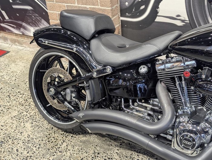 2015 Harley-Davidson Breakout 103 (FXSB) Softail Black