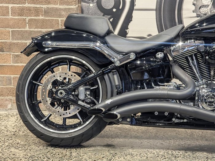 2015 Harley-Davidson Breakout 103 (FXSB) Softail Black