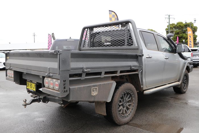 2023 Toyota Hilux SR5