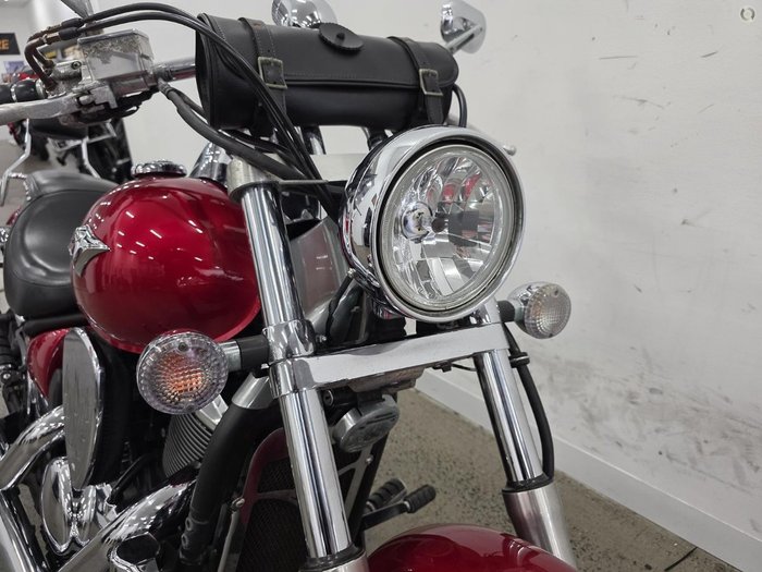 2009 Kawasaki VULCAN 900 CUSTOM Red