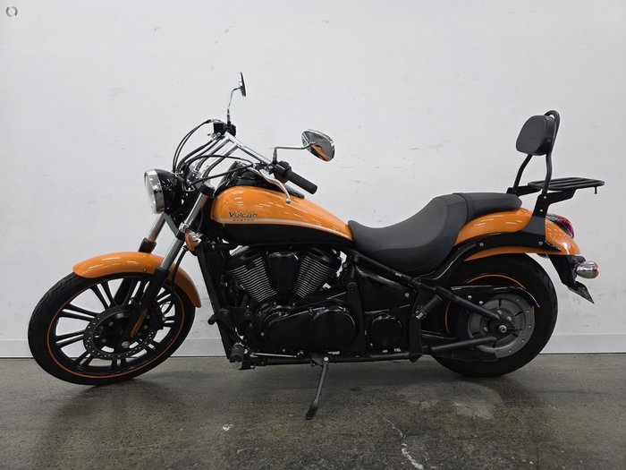 2021 Kawasaki VULCAN 900 (VN900) CLASSIC Orange