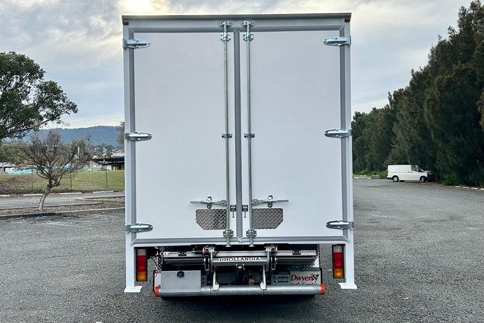 2020 Fuso Canter