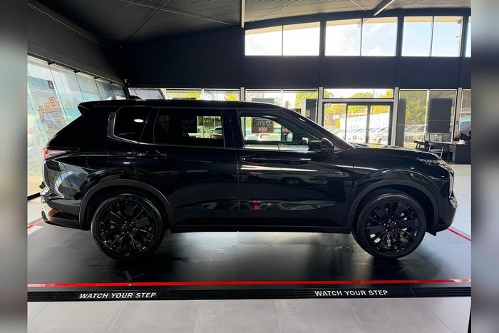 2026 Mitsubishi Outlander Black Edition