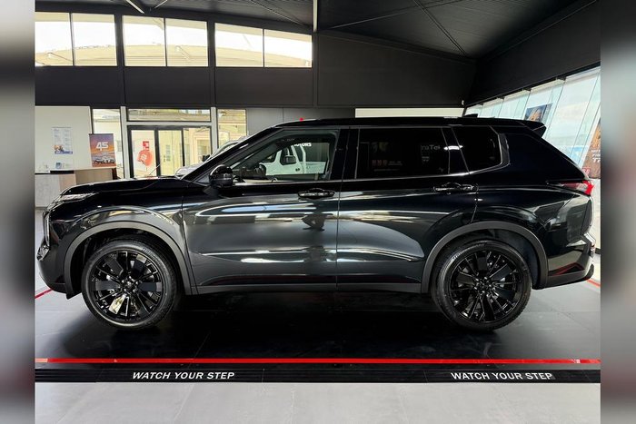 2026 Mitsubishi Outlander Black Edition