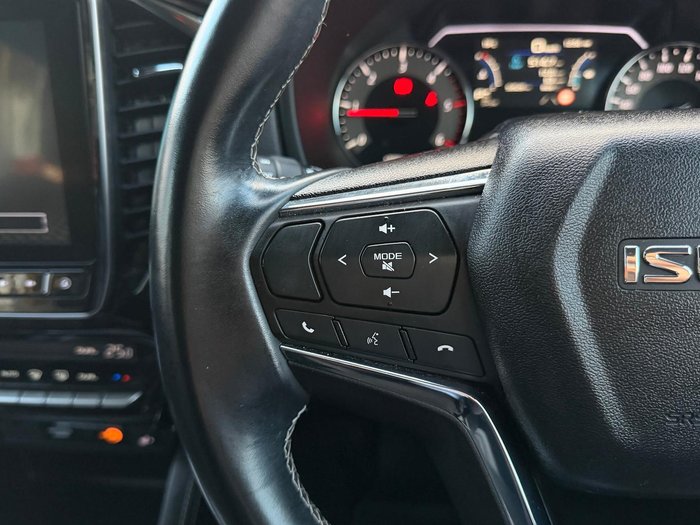 2021 Isuzu MU-X LS-T