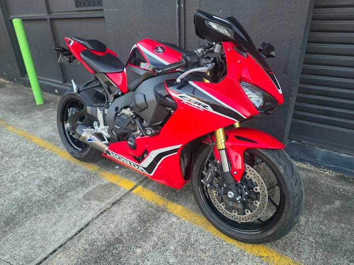 2017 Honda CBR1000RR (FIREBLADE) ABS RED