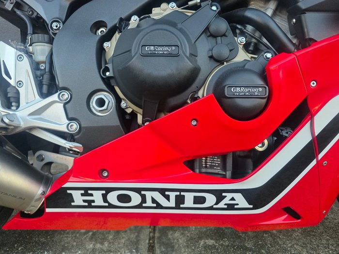 2017 Honda CBR1000RR (FIREBLADE) ABS RED