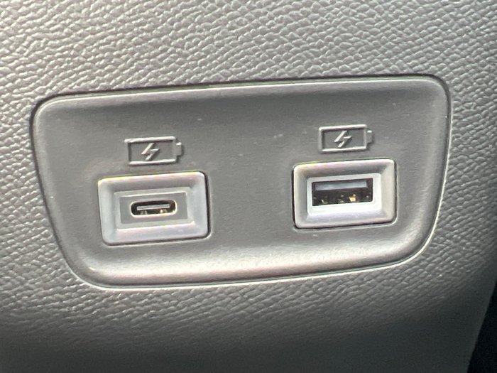 2025 Peugeot 2008 GT Hybrid