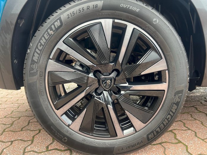 2025 Peugeot 2008 GT Hybrid