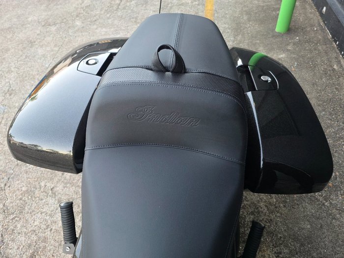2026 Indian CHALLENGER DARK HORSE BLACK