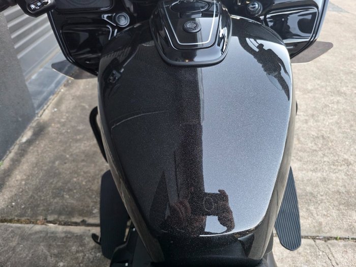 2026 Indian CHALLENGER DARK HORSE BLACK