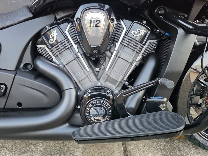2026 Indian CHALLENGER DARK HORSE BLACK