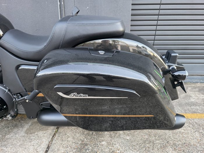 2026 Indian CHALLENGER DARK HORSE BLACK