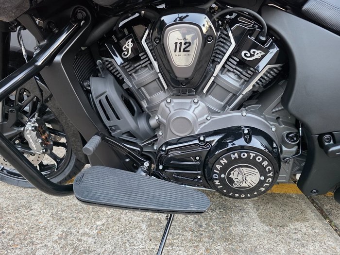 2026 Indian CHALLENGER DARK HORSE BLACK