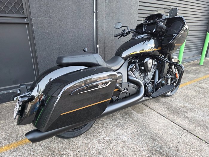 2026 Indian CHALLENGER DARK HORSE BLACK