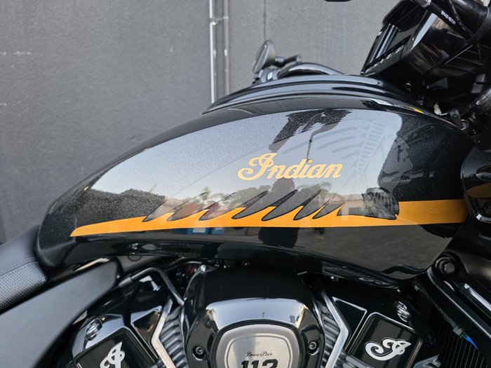 2026 Indian CHALLENGER DARK HORSE BLACK
