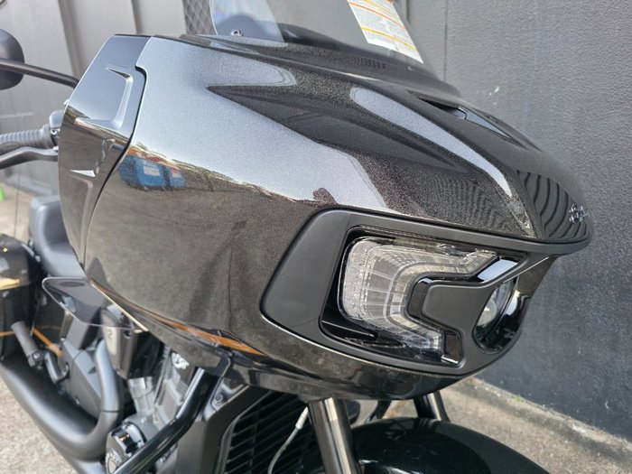 2026 Indian CHALLENGER DARK HORSE BLACK