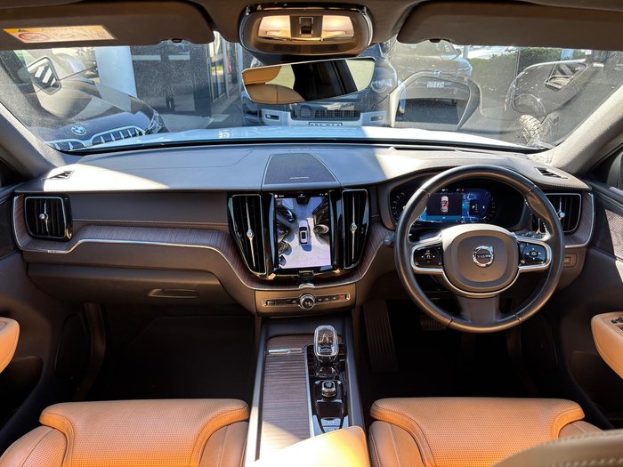 2022 Volvo XC60 B5 Inscription