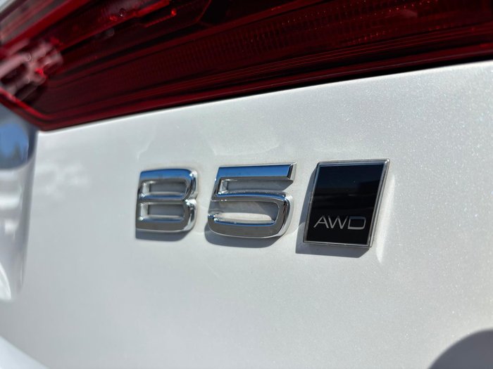 2022 Volvo XC60 B5 Inscription