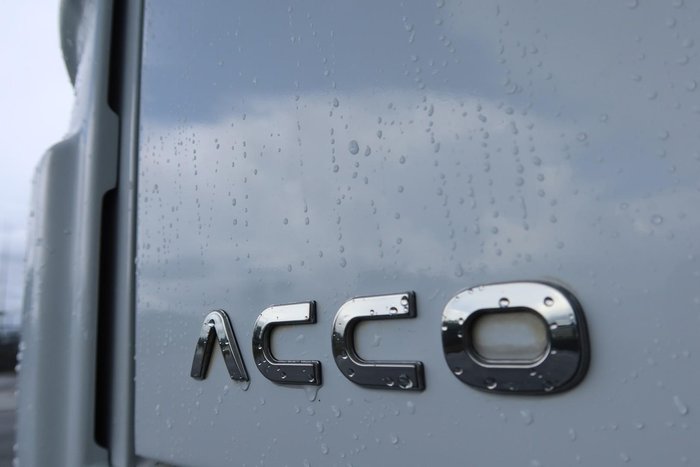 2017 Iveco Acco F2350G 280