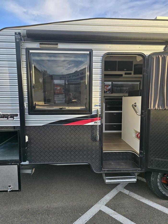 2017 JB Caravans 17'10 Gator