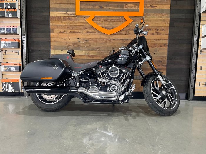 Harley-Davidson Sport Glide 107 (FLSB) Softail