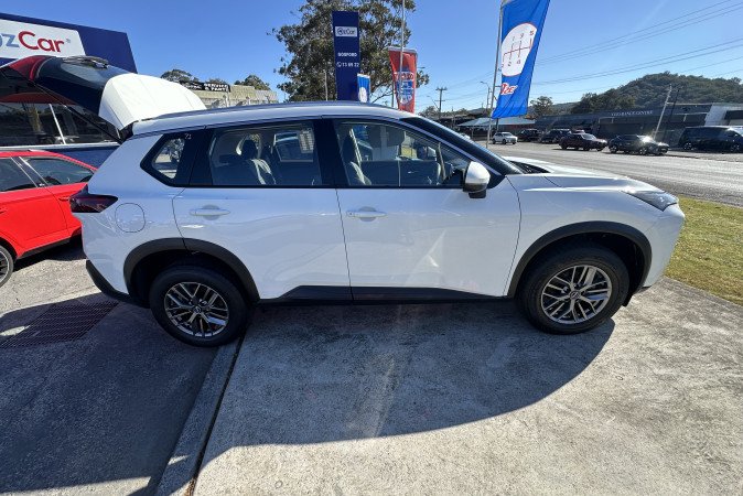 2024 NISSAN X-TRAIL ST (2WD)